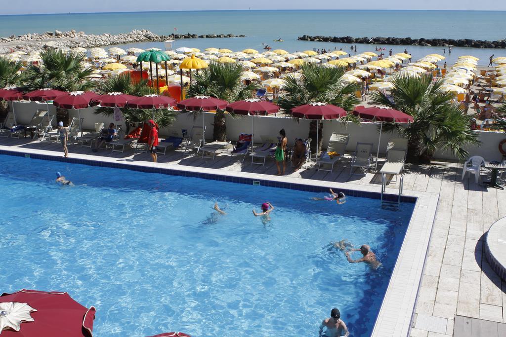 Club Esse Mediterraneo Montesilvano Marina Dış mekan fotoğraf