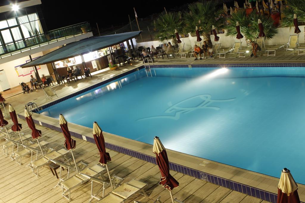 Club Esse Mediterraneo Montesilvano Marina Dış mekan fotoğraf