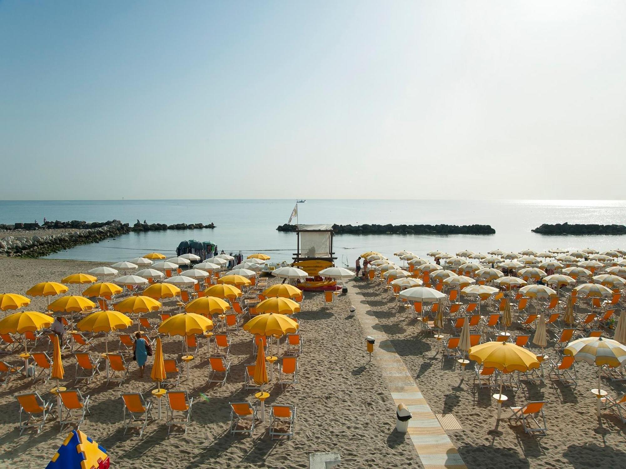 Club Esse Mediterraneo Montesilvano Marina Dış mekan fotoğraf