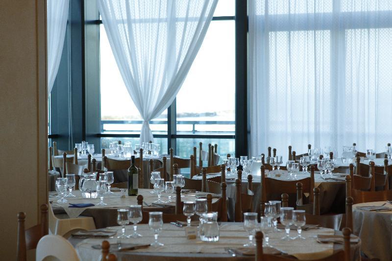 Club Esse Mediterraneo Montesilvano Marina Dış mekan fotoğraf